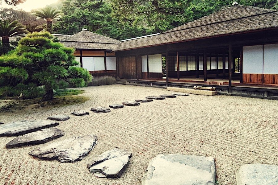 5 Key Features of Japanese Garden Design | Welsh Slate Water Features 03