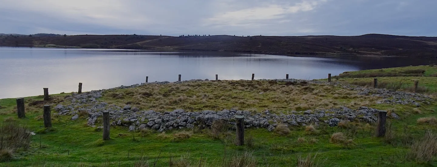 Llyn Brenig Ring Cairn | Welsh Slate Water Features