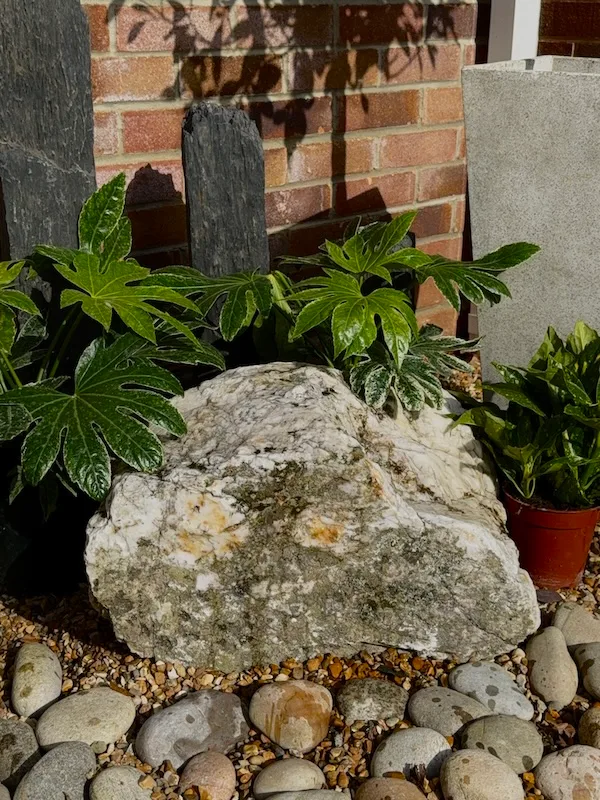 Quartz Boulder SB127 Water Feature | Welsh Slate Water Features 02