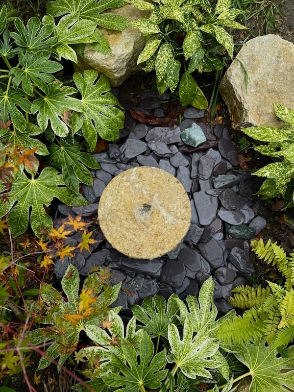 Purbeck Stone Water Feature SB199 | Welsh Slate Water Features 03 Purbeck Stone Water Feature SB199 | Welsh Slate Water Features 03