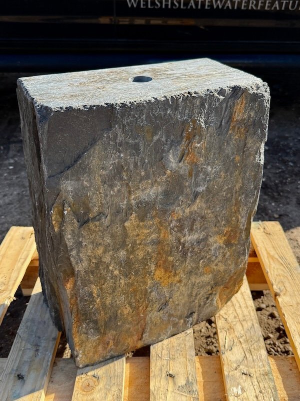 Slate Monolith Water Feature SM441 | Welsh Slate Water Features 01 Slate Monolith Water Feature SM441 | Welsh Slate Water Features 01