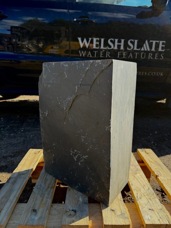 Slate Plinth SM425 | Welsh Slate Water Features 02 Slate Plinth SM425 | Welsh Slate Water Features 02