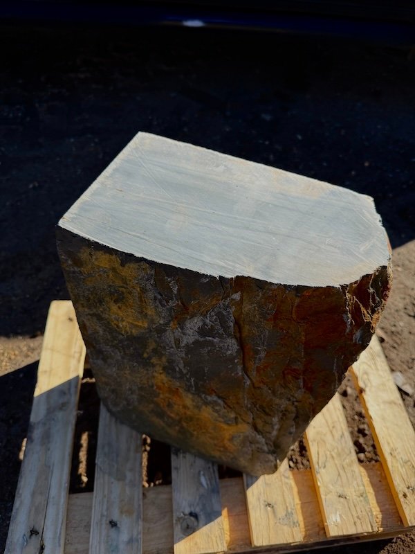 Slate Plinth SM425 | Welsh Slate Water Features 03 Slate Plinth SM425 | Welsh Slate Water Features 03