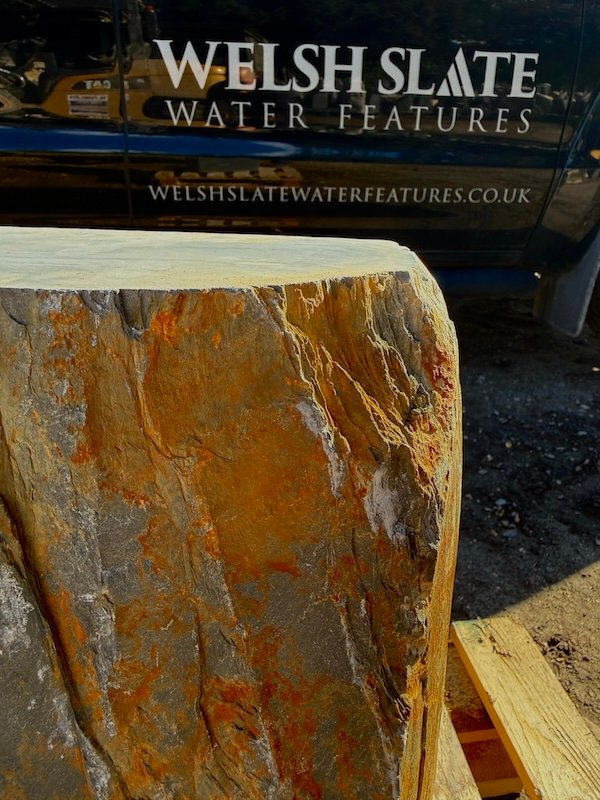 Slate Plinth SM425 | Welsh Slate Water Features 07 Slate Plinth SM425 | Welsh Slate Water Features 07